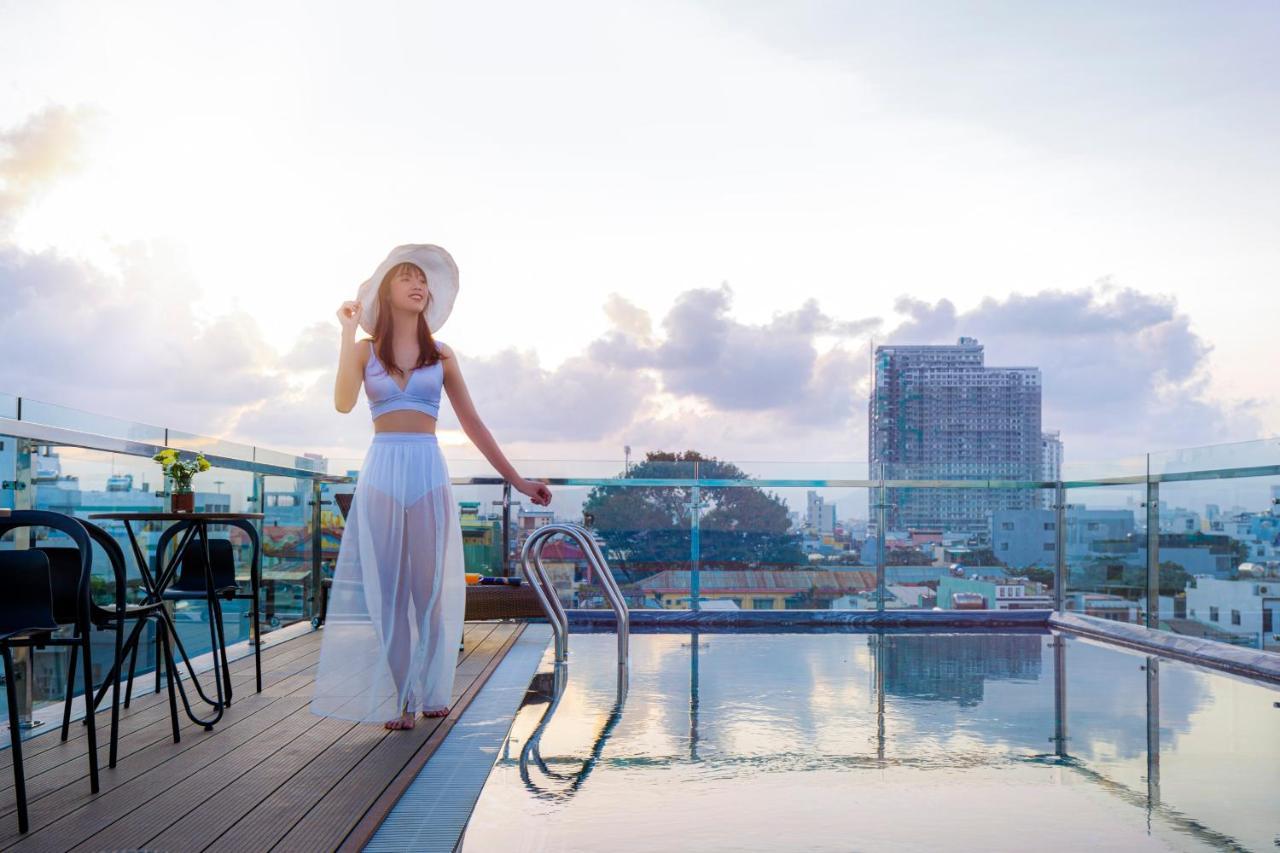 Lyn'S Hotel & Apartment Da Nang Exterior photo